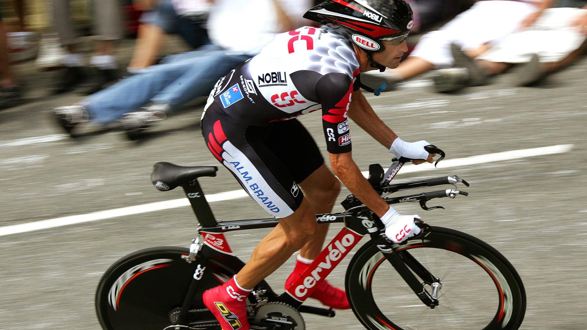 欧洲杯战场：每一场比赛都是战术的较量，告诉我欧洲杯的比赛