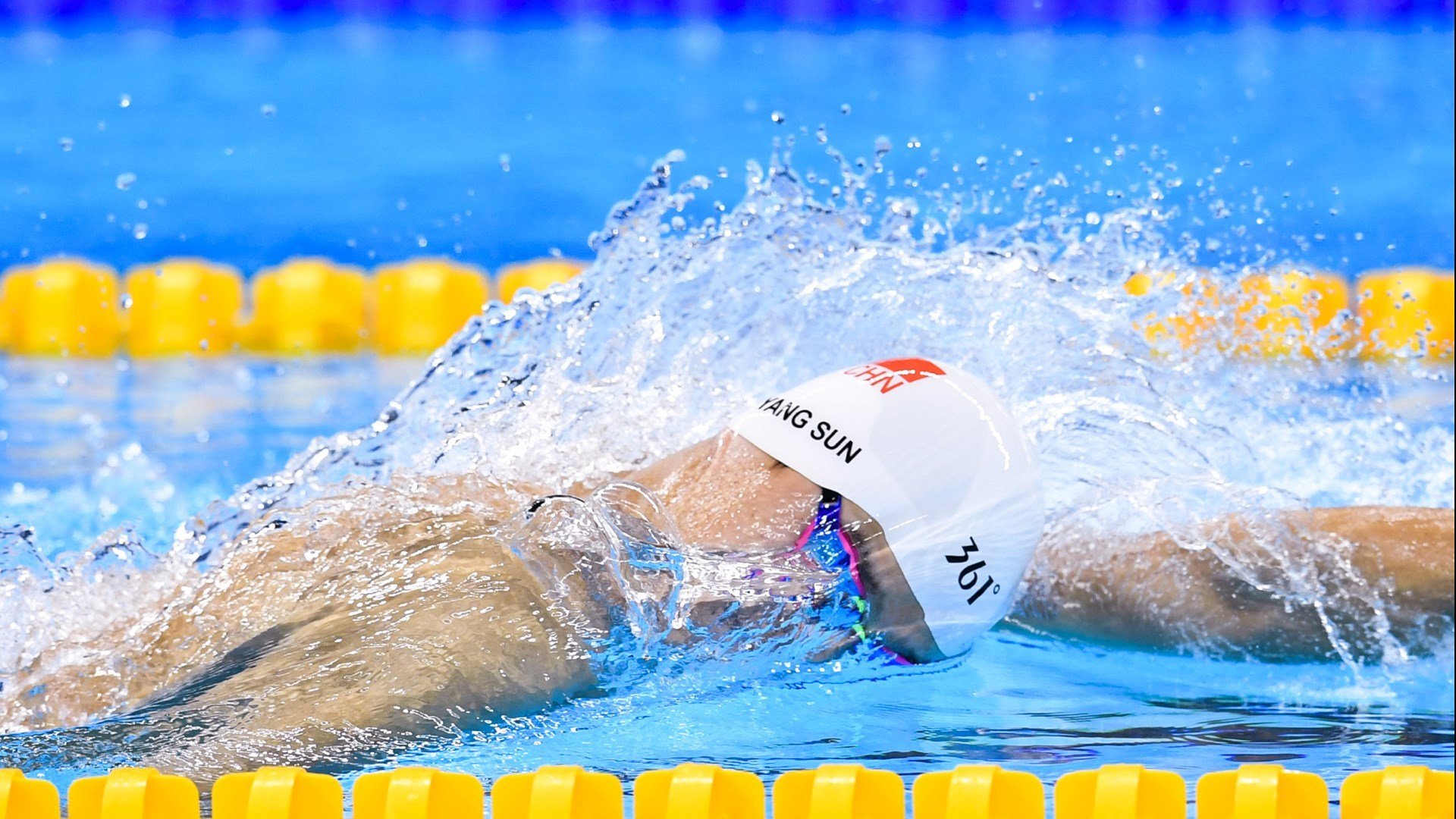 自动裁判系统推动公平竞赛,减少人为误判,裁判机器